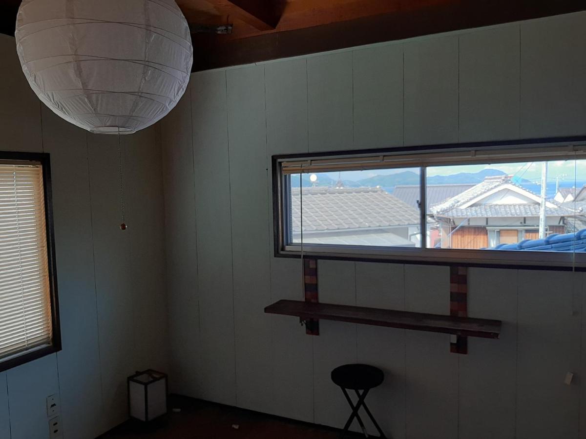 Guesthouse KUME Imabari Railway Station Eksteriør billede